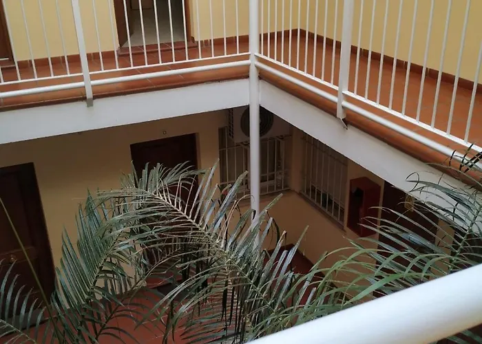 Tuga Dos Aceras 38 * Málaga